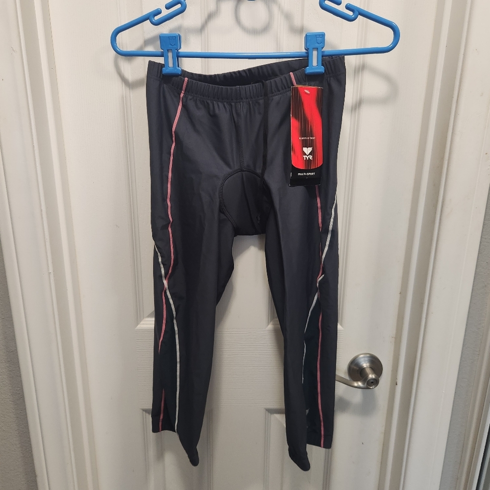 Tyr crops nwt size L